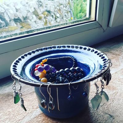 Gorgeous #handthrownpottery #earring jar from @absolutelyclay. Maybe not the *most* traditional Father's Day gift, but I couldn't be happier ♥️ Also with some lovely #seaglass earrings from @corraseaglassandcrafts 😍
